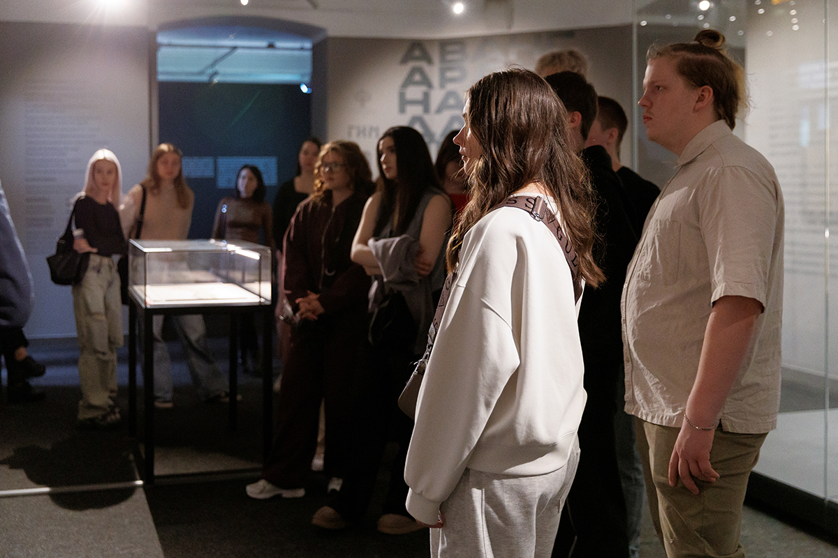 Тематическая экскурсия по выставке «Авангард на Дальнем Востоке: мечты и реальность»