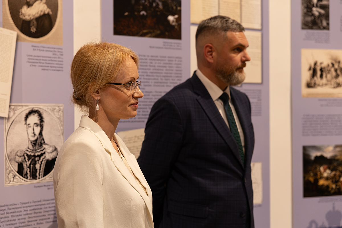 В Музее Арсеньева открыли выставку о защите суверенитета
