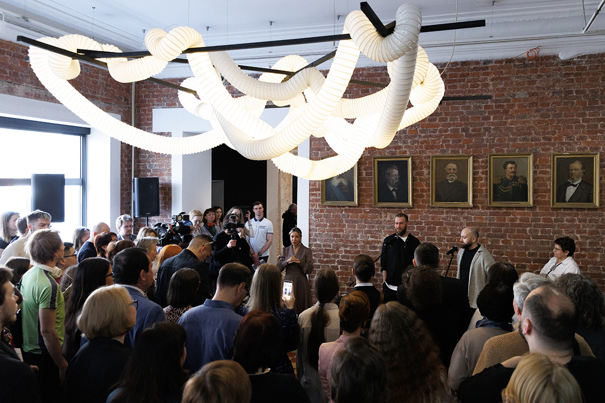 В Музее Арсеньева открылась выставка, в которой страна говорит о себе