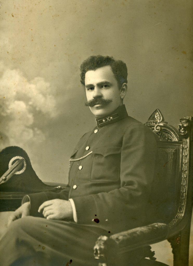 07. МПК 4474-1 Фотография Владивостокский врач Марцелий Андреевич Коносевич (врач 3-го Временного крепостного госпиталя на о. Русском)_1.jpg