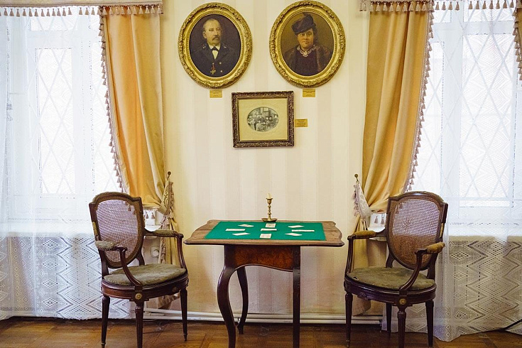 Экспозиция «Портрет семьи Сухановых»